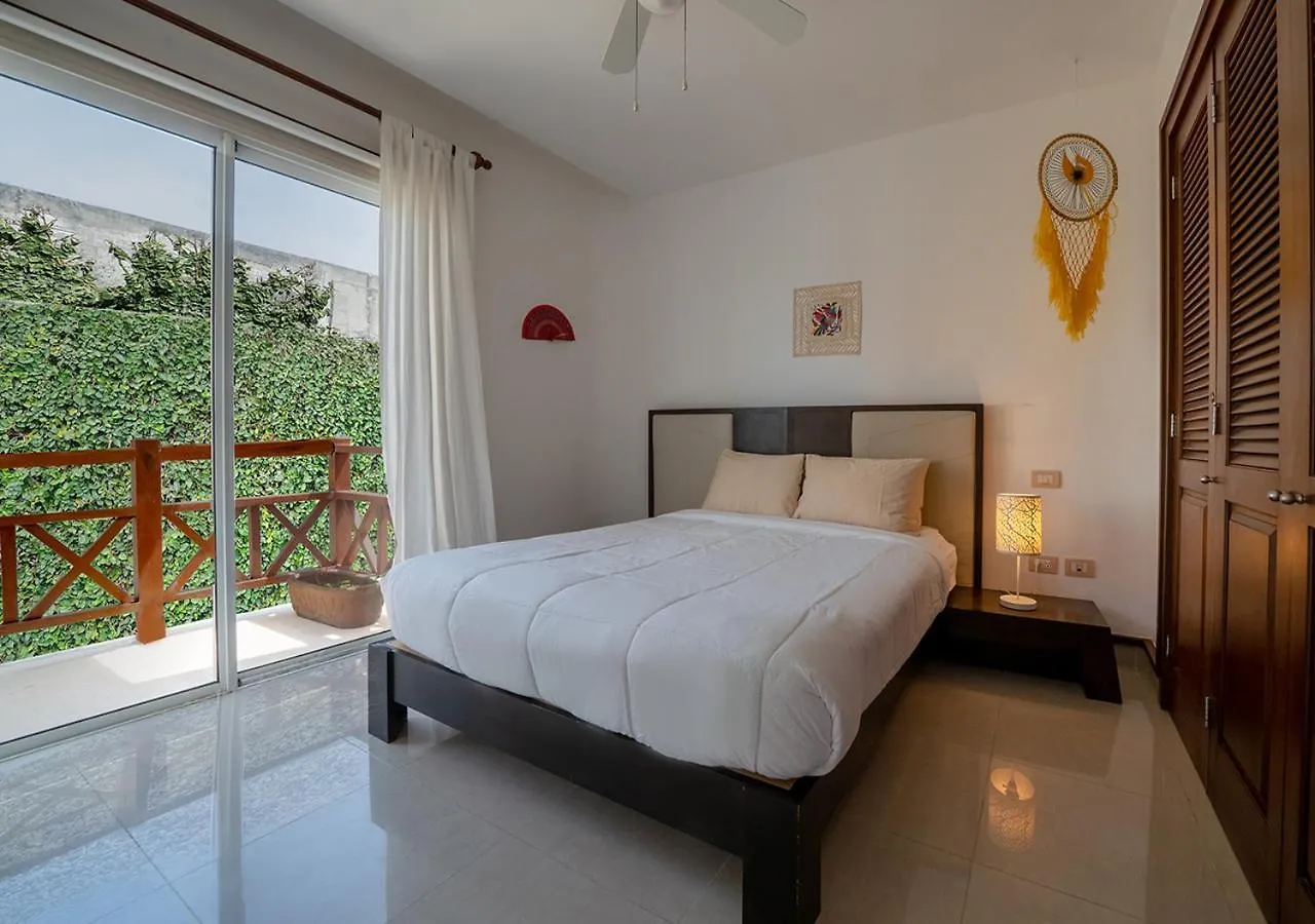 2 Bedroom Condo With Pool & Gym - At Quadra Alea - Xaman 201 Playa del Carmen Holiday home