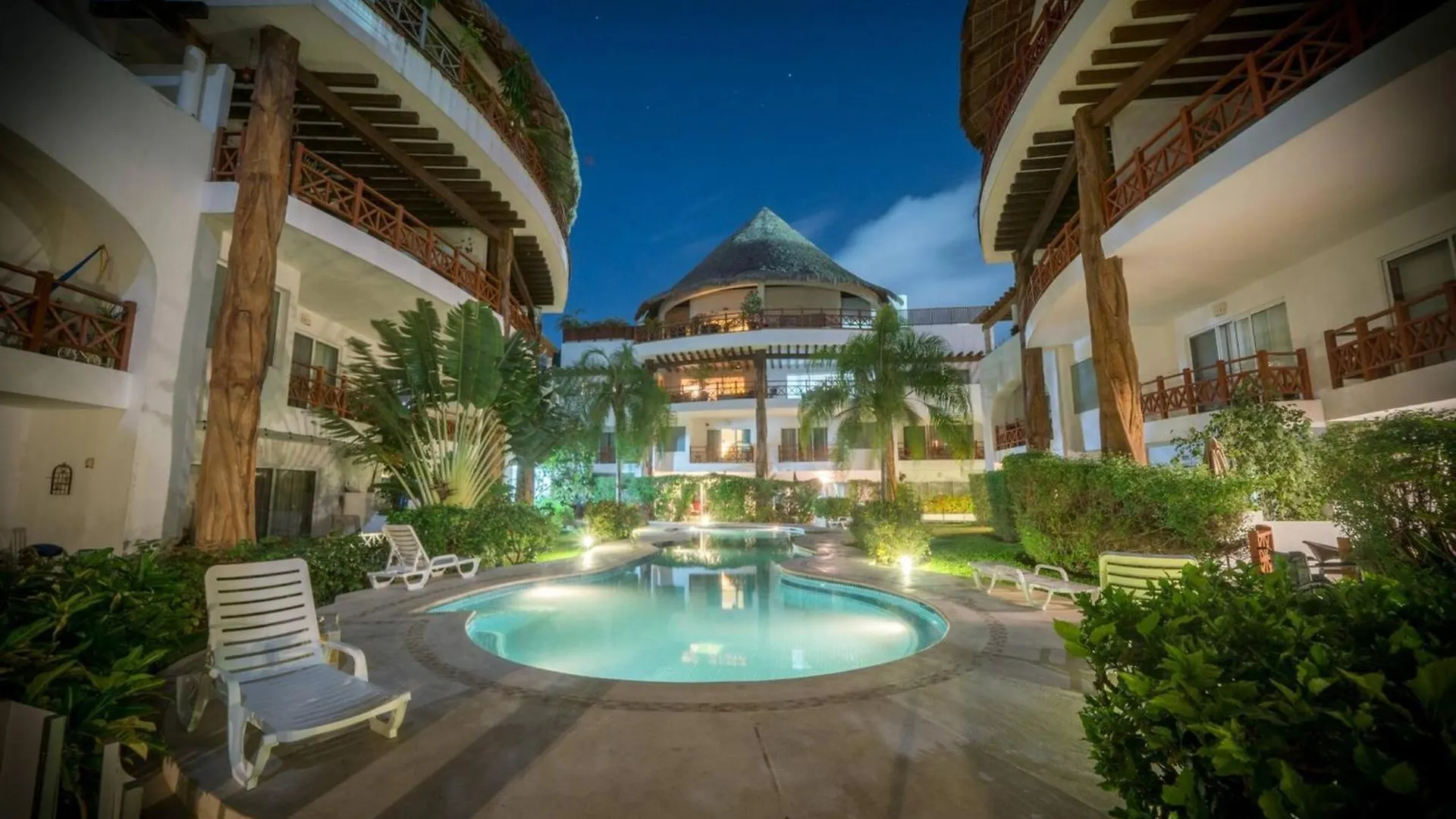 2 Bedroom Condo With Pool & Gym - Calm Near To The Beach - At Quadra Alea - Xaman 201 Playa del Carmen